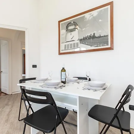 Spacious 3-Bedroom Apartment - 10 Min To City Center & 5 Min To Gaslini Hospital Genua Exterior foto