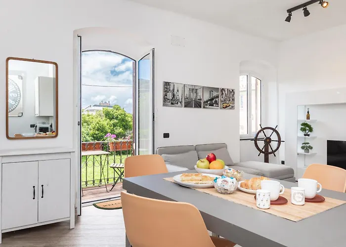 Spacious 3-Bedroom Apartment - 10 Min To City Center & 5 Min To Gaslini Hospital