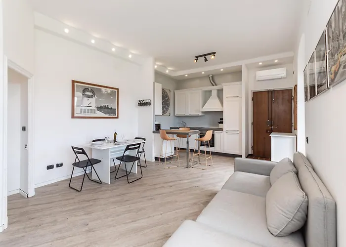Spacious 3-Bedroom Apartment - 10 Min To City Center & 5 Min To Gaslini Hospital