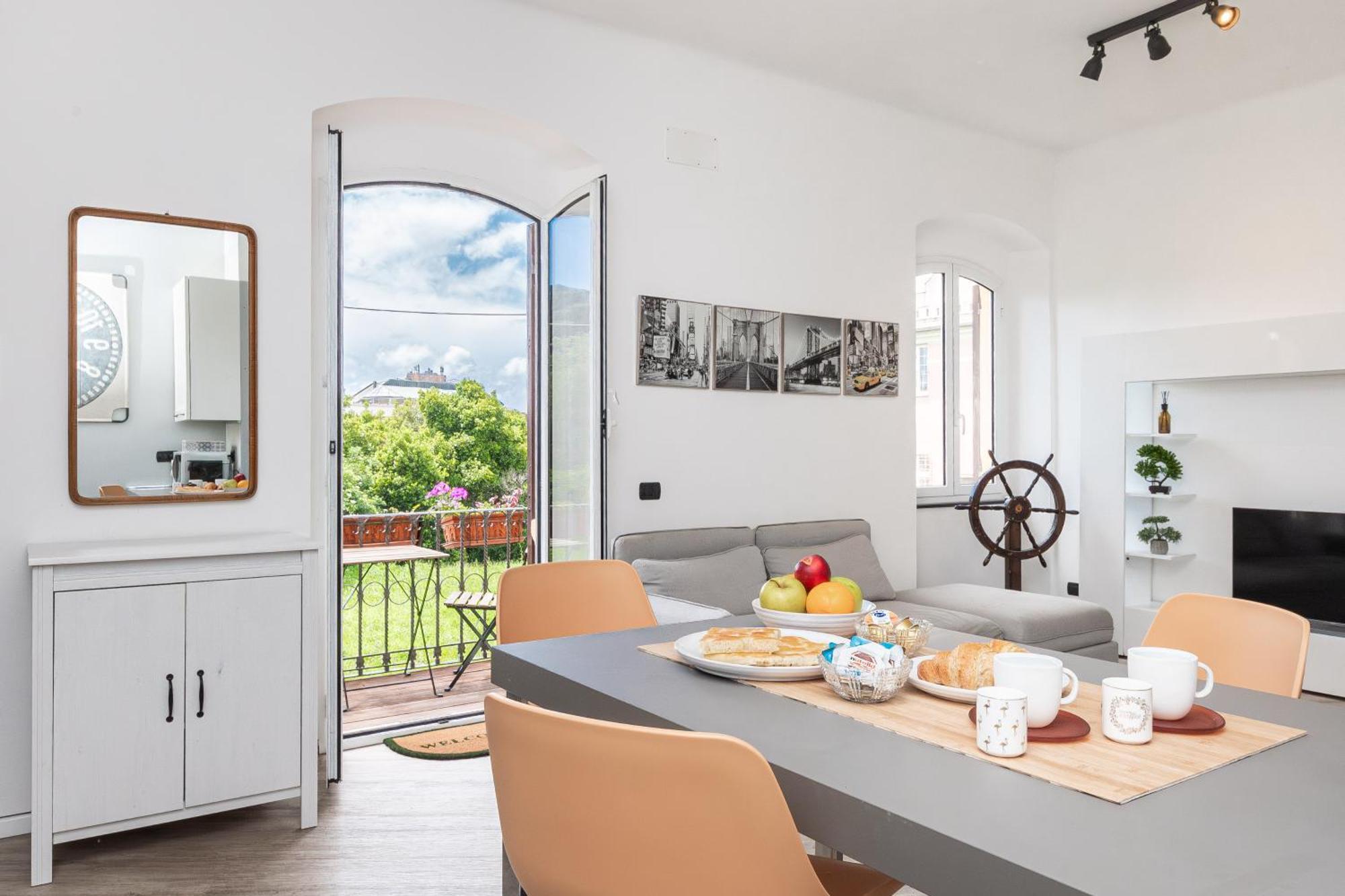 Spacious 3-bedroom - 10 Min To Center & 5 Min To Gaslini Hospital Apartment *