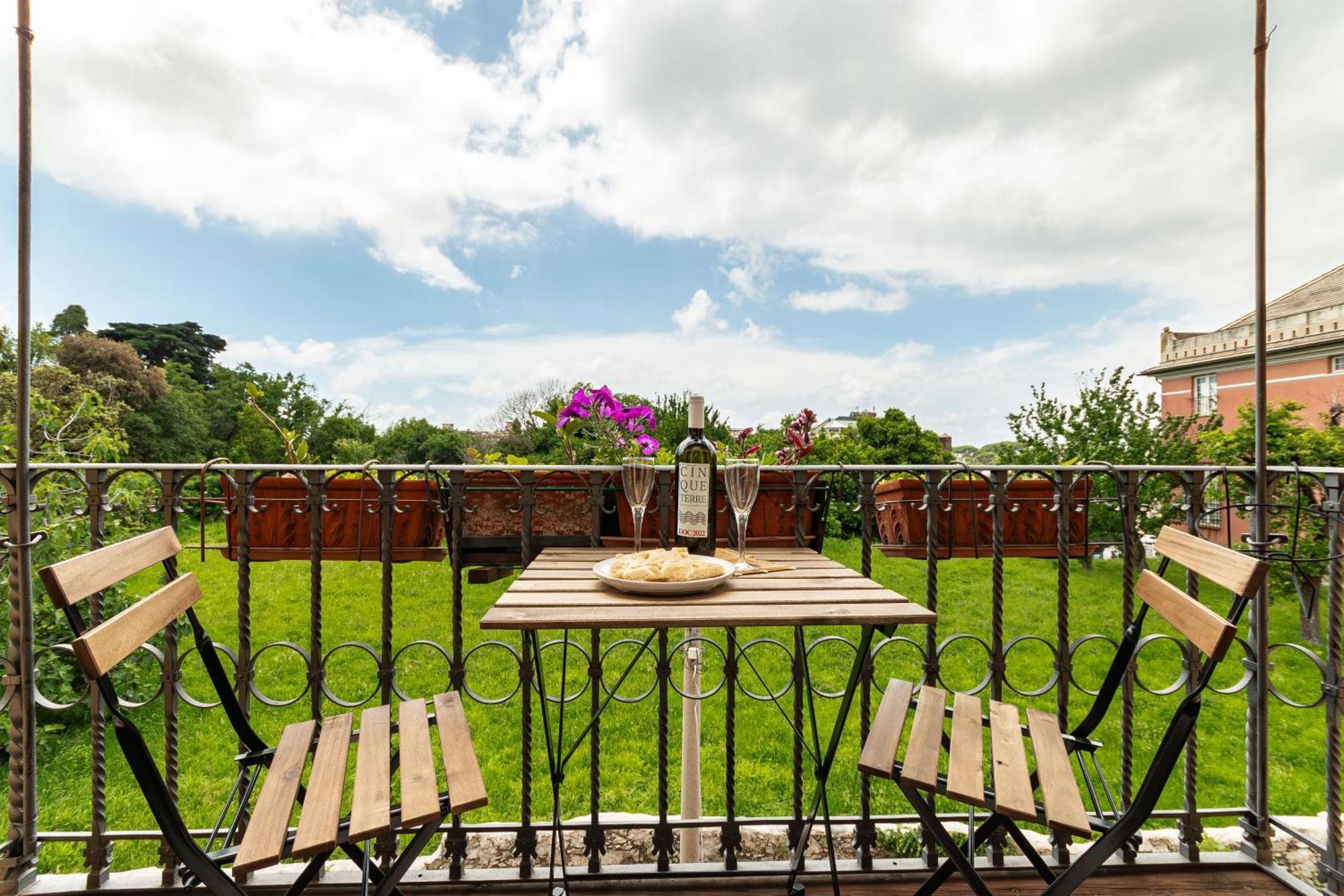 Spacious 3-bedroom - 10 Min To Center & 5 Min To Gaslini Hospital Apartment *