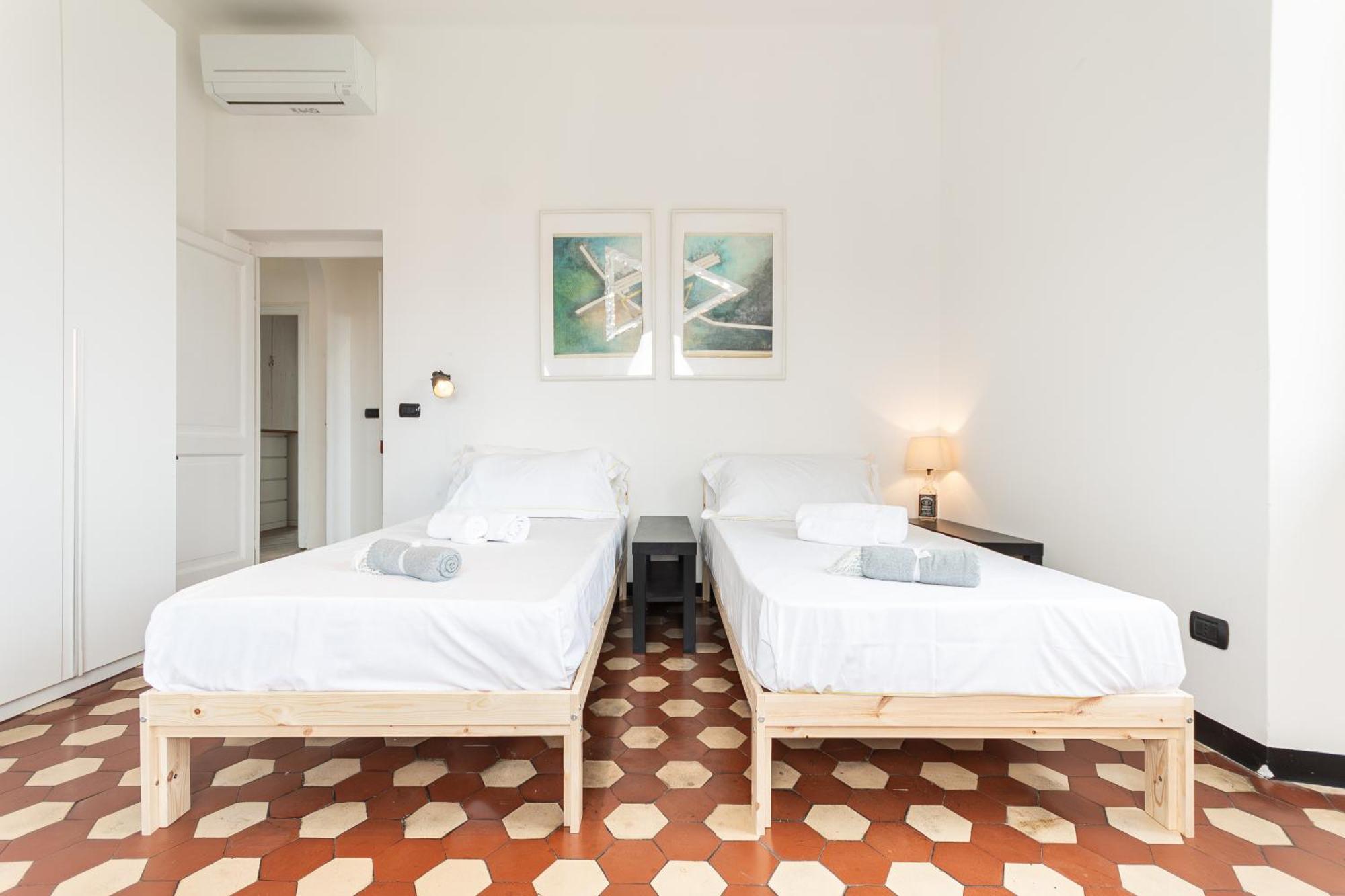 Spacious 3-bedroom - 10 Min To Center & 5 Min To Gaslini Hospital Genoa