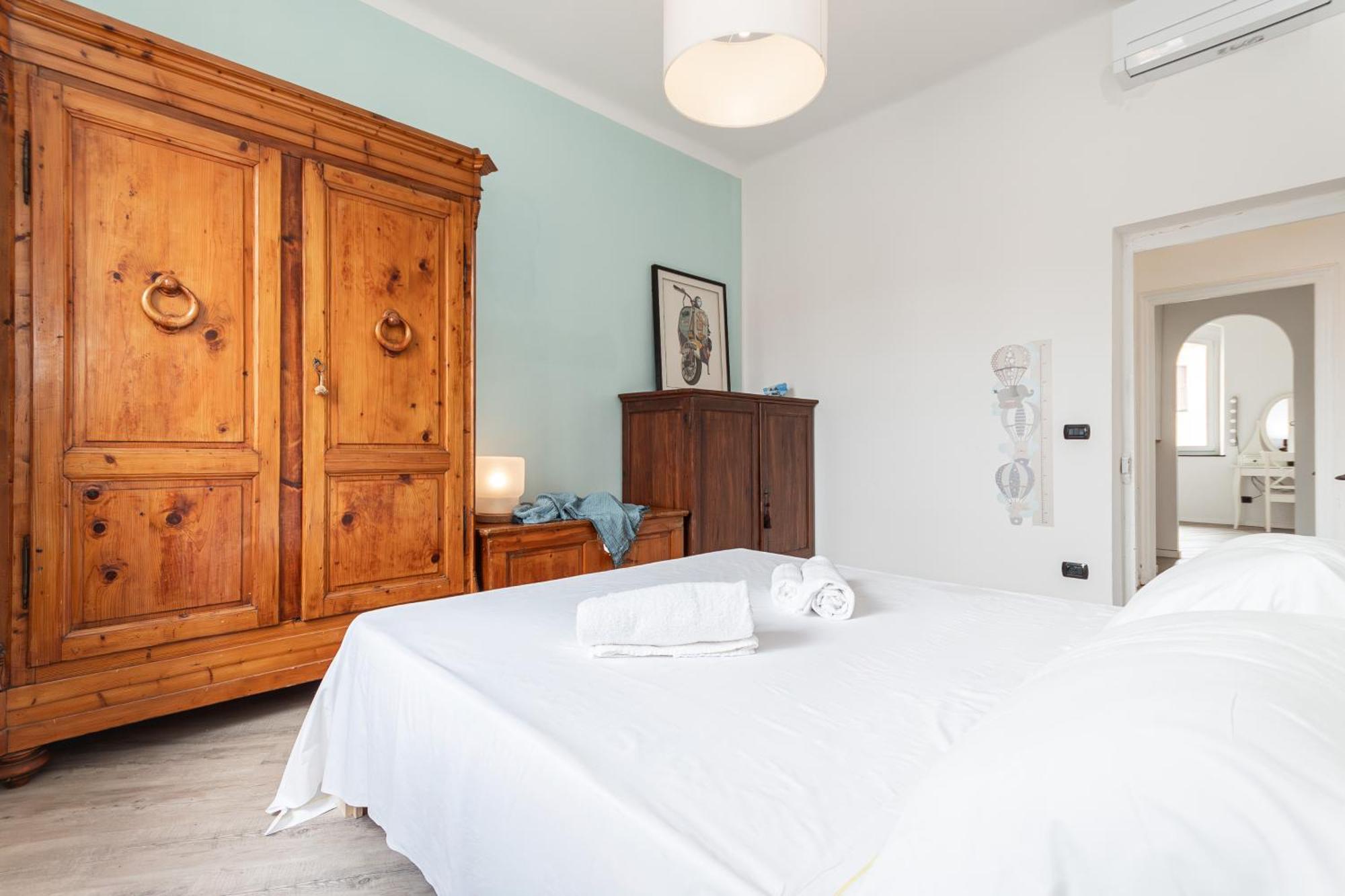 Spacious 3-bedroom - 10 Min To Center & 5 Min To Gaslini Hospital Apartment Genua