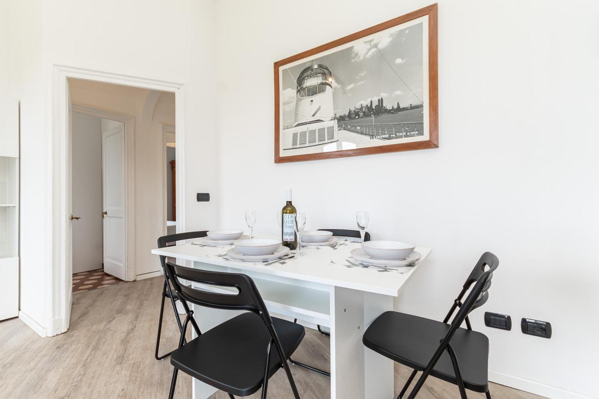 Spacious 3-bedroom - 10 Min To Center & 5 Min To Gaslini Hospital Apartment