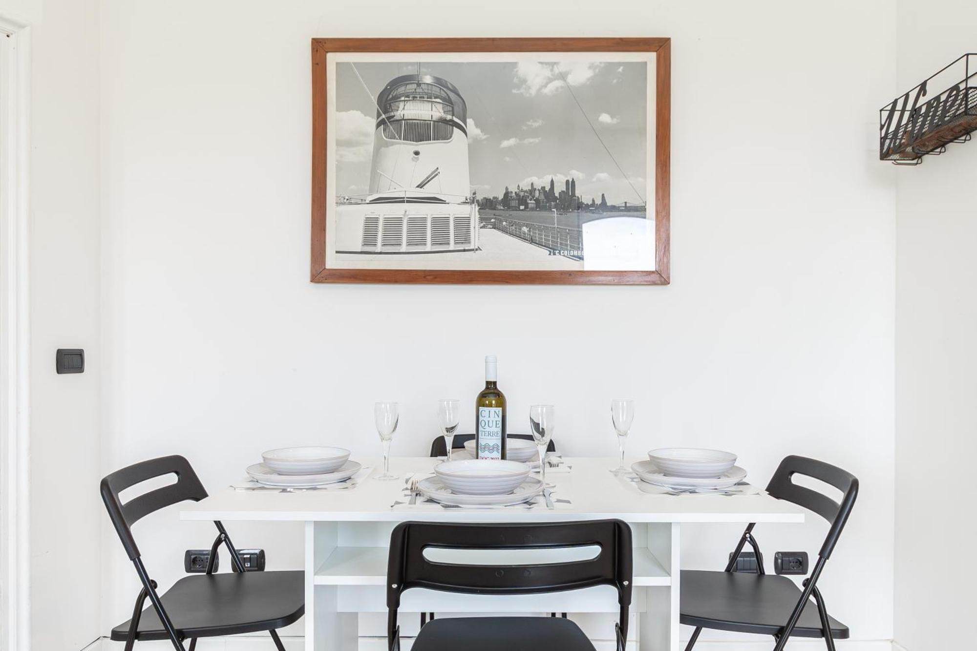 Spacious 3-bedroom - 10 Min To Center & 5 Min To Gaslini Hospital Apartment Genoa