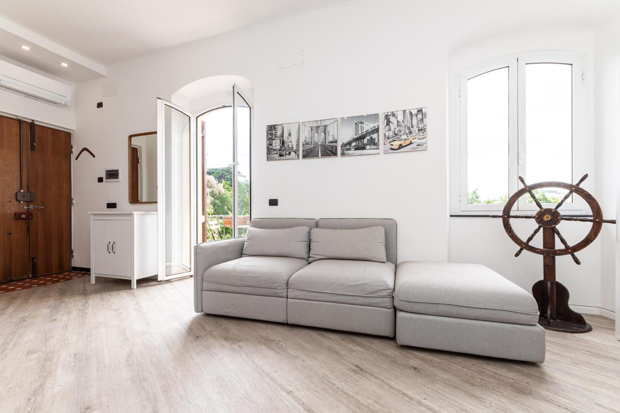 Spacious 3-bedroom - 10 Min To Center & 5 Min To Gaslini Hospital Apartment *